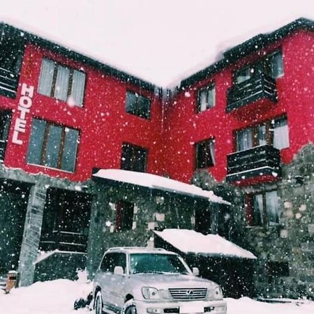 Red House Hotel Bakuriani Luaran gambar