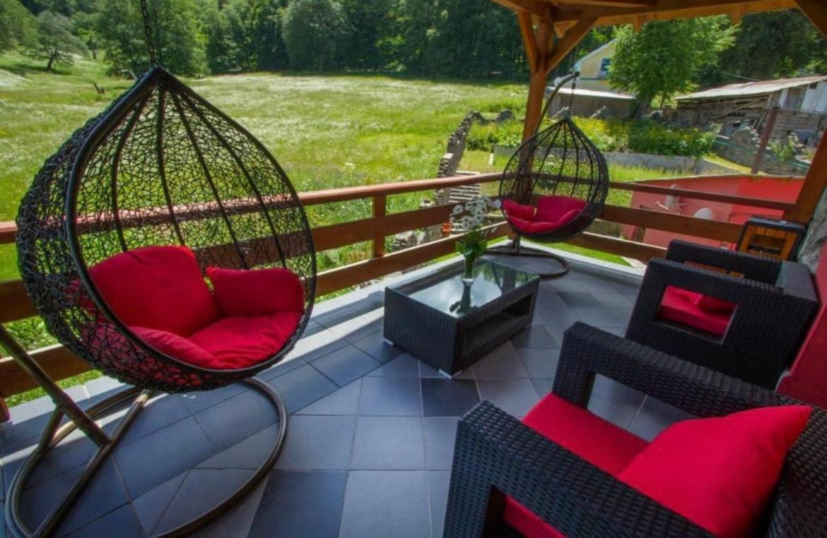 Red House Hotel Bakuriani Luaran gambar