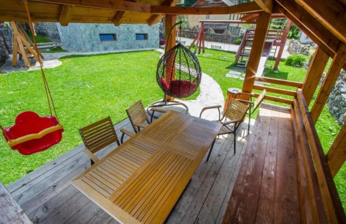 Red House Hotel Bakuriani Luaran gambar