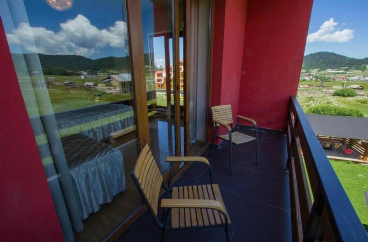 Red House Hotel Bakuriani Luaran gambar
