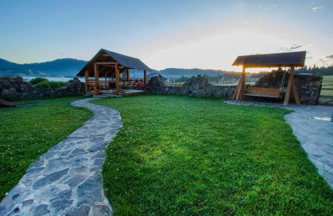 Red House Hotel Bakuriani Luaran gambar